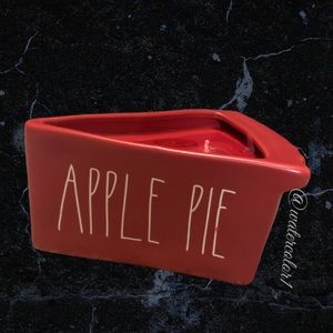 🆕 Rae Dunn APPLE PIE 2 Wick Scented Pie Candle